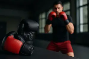 Guantoni per kickboxing come sceglierli: il dettaglio che cambia la tua performance